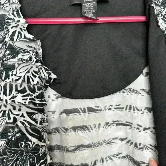 R&M Richards Ruffled Fabric Blazer Black & White Floral Size 14W - Picture 9 of 16